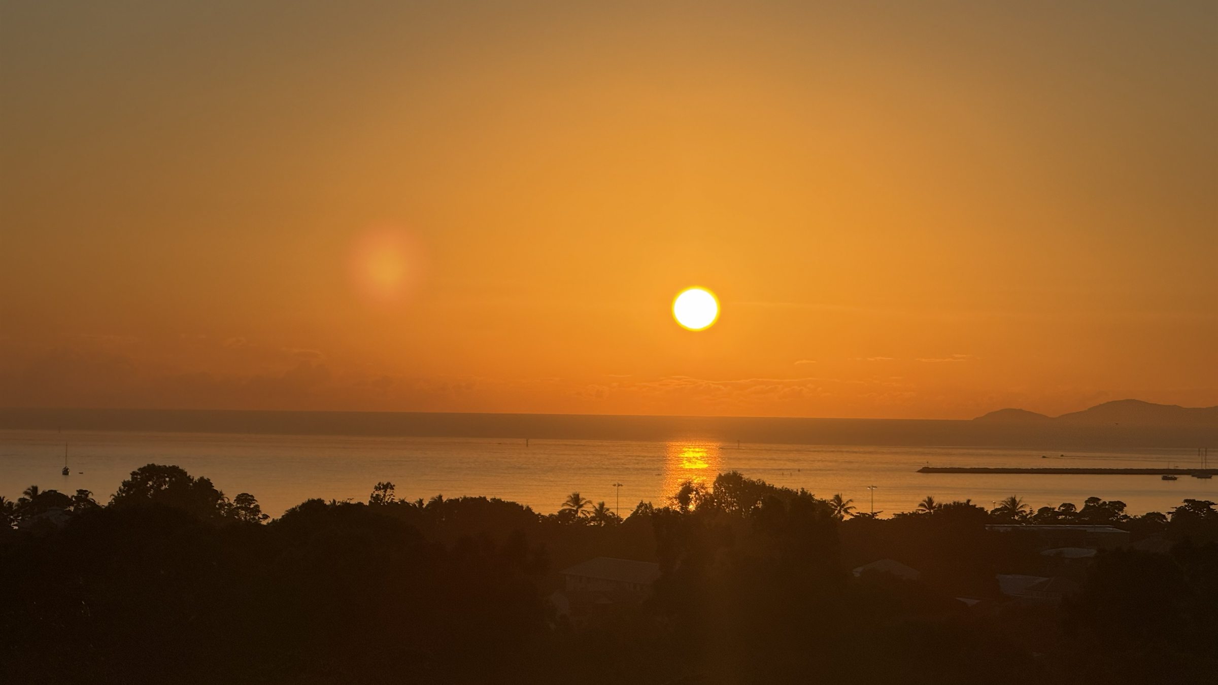 Sunrise over Cleveland Bay from Casa Panorama